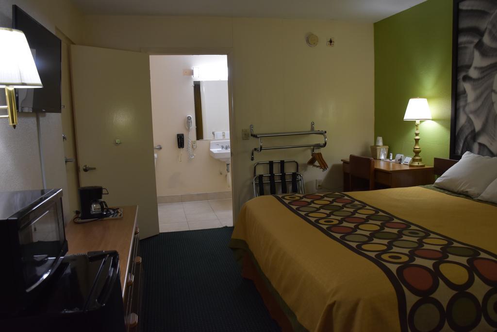 Hotel Super 8 By Wyndham Tifton Exterior foto