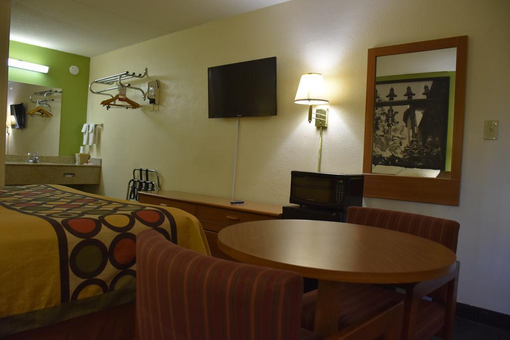 Hotel Super 8 By Wyndham Tifton Exterior foto